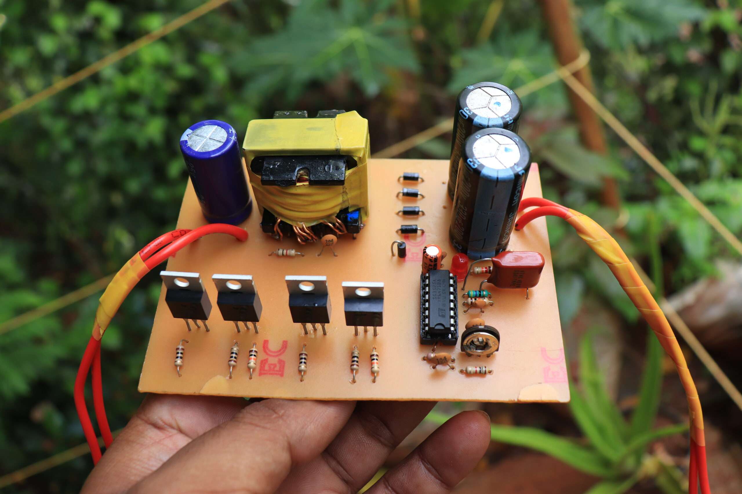 slaaf diep ontrouw 500 watts inverter circuit -12 volt to 220 volt - Soldering Mind
