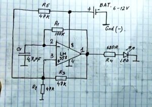 Op-amp led flasher circuit