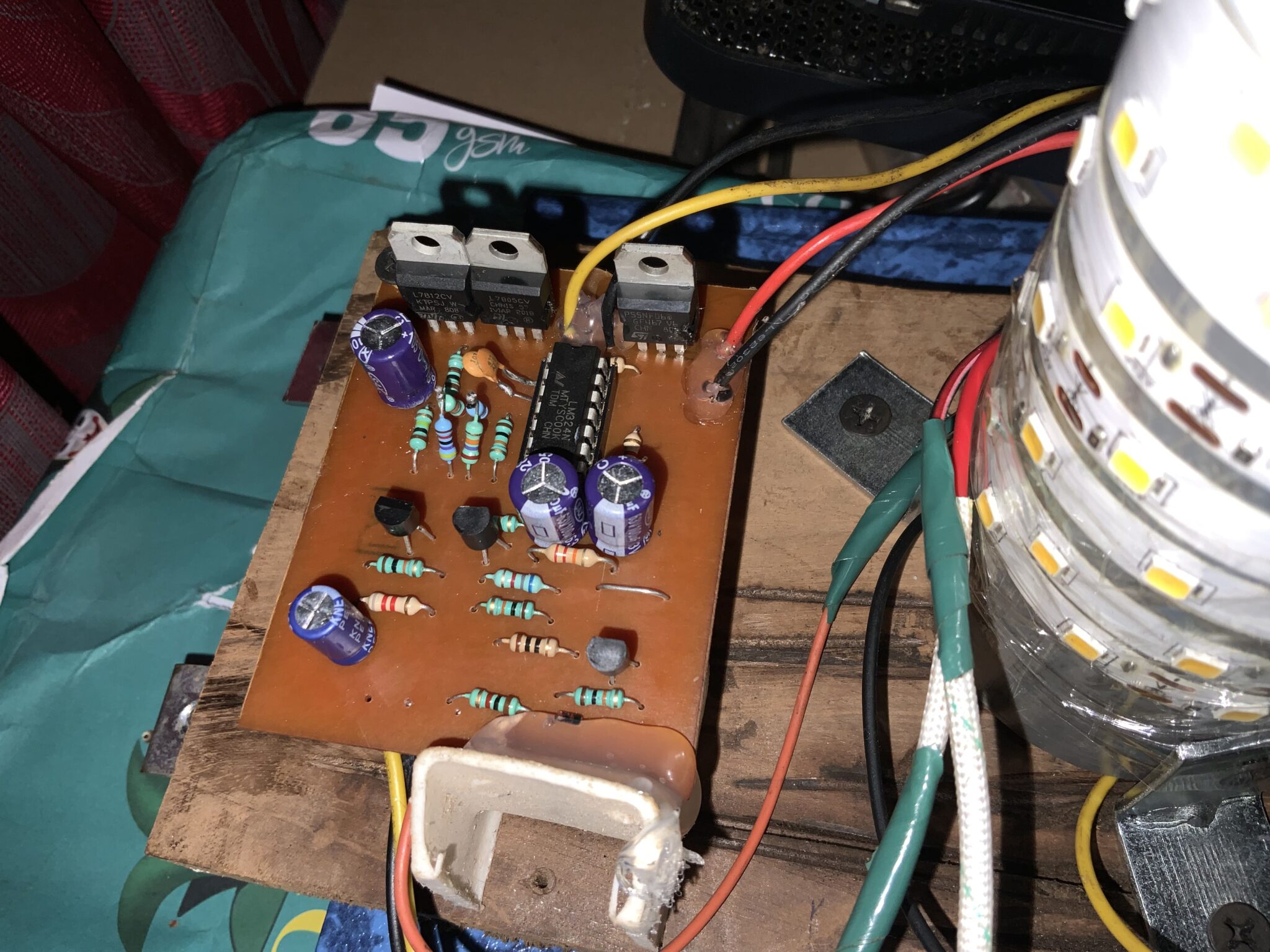LED Fade In and Out Circuit for Bed Side Table Lamp Soldering Mind